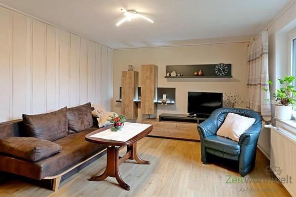 (EF0591_M) Dresden: Langebrück, kleine möblierte 2-Zimmer-Wohnung, eigene Terrasse, sep. Hauseingang, Reinigungsservice