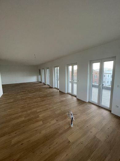 Moderno e luminoso - attraente attico con 3 locali a Drensteinfurt – Wohn-Essbereich
