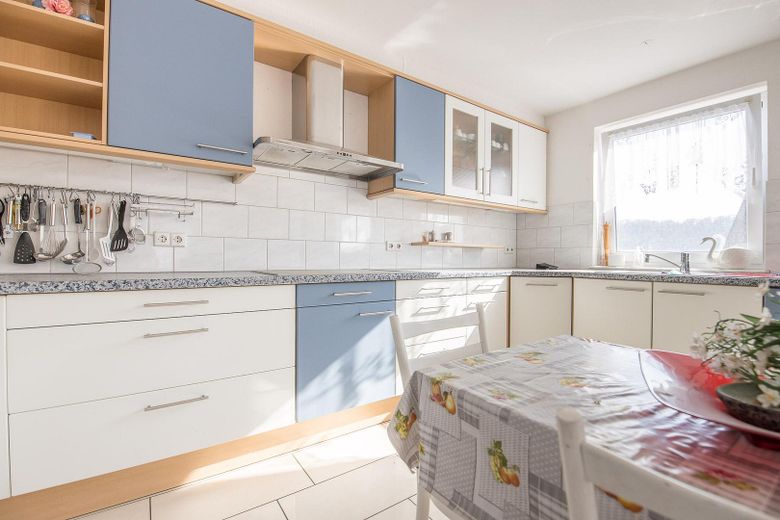 Appartamento di 4 locali senza provvigione a Lörrach-Hauingen – 131 m² vicino al nuovo Dreiland-Klinikum – Küche 3