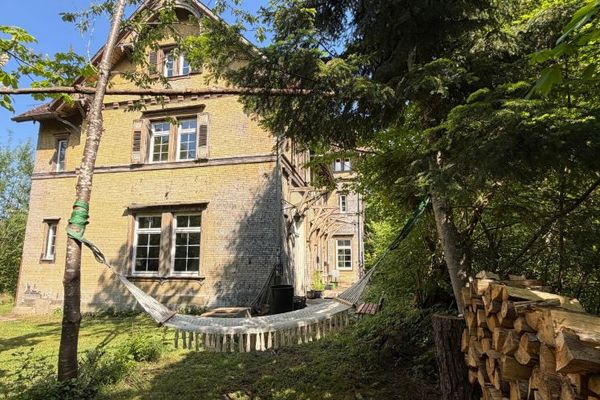 Залізнична станція Schafhausen - на закритій лінії - що ви з неї зробите?