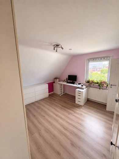 #Maison individuelle ou bifamiliale de 160 m² + potentiel de construction supplémentaire – Ankleidezimmer OG