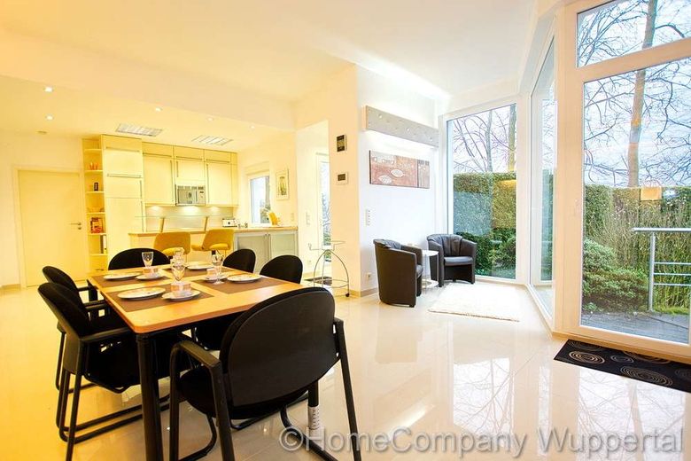 Großzügige Komfortwohnung mit Wellnessbad, Terrasse und DSL – b2ca6bb0730d6d7619ec878b8a4baeba56d5abde.jpg