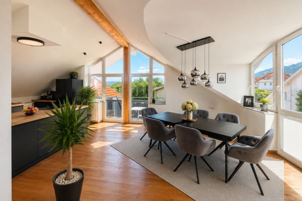 Investimento! Vendesi appartamento mansardato di 4 locali affittato a Füssen