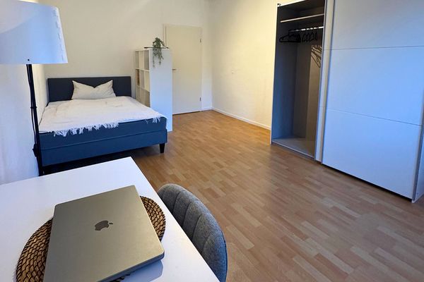 Fully furnished room in a shared apartment in a freshly renovated period apartment – prime location in Gostenhof