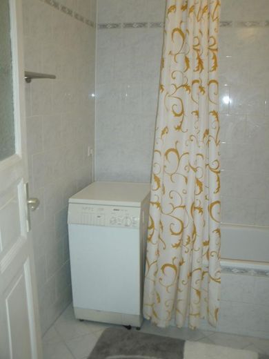 2 tolle Apartments nahe Sbhf. Adlershof!  * ohne Makler * top Rendite 6,5% o. bezugsfrei – Bad 2.Etage