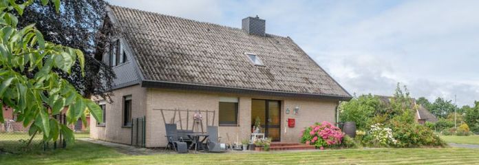 Reserviert! Freistehendes Familiendomizil mit großzügigem Grundstück in Hüll!