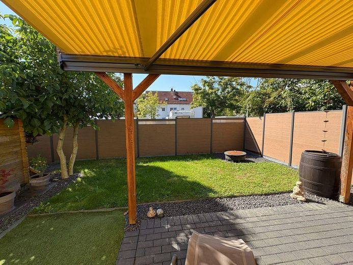 Wunderschöne Doppelhaushälfte in Etting – Garten