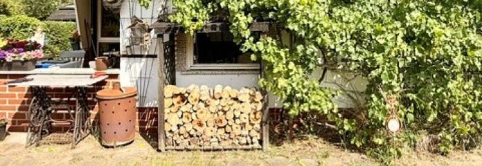 * * Erholung am Waldrand * * Wochenendhaus auf großem Grundstück im Grünen