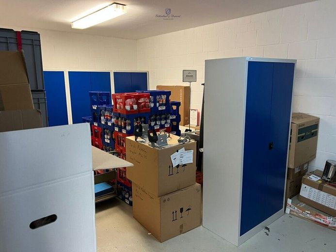 Moderne Bürofläche im EG, Gewerbegebiet Saarlouis-Röderberg – Lager Archiv