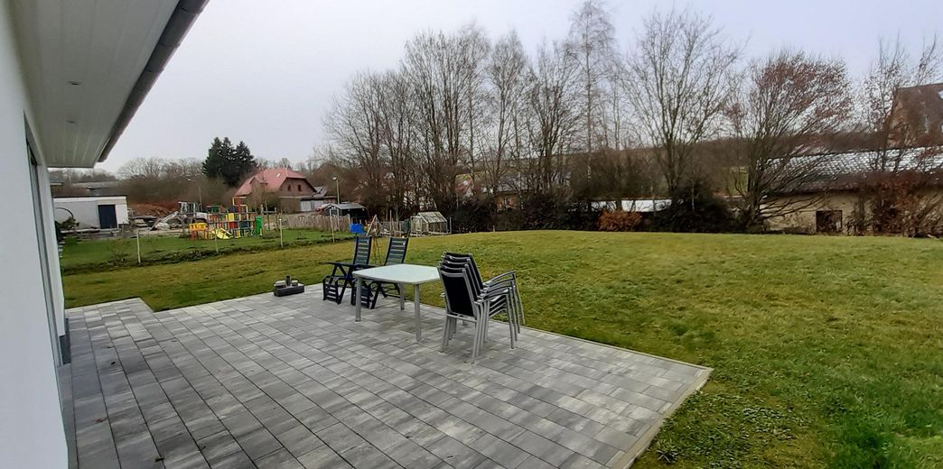 Terrasse und Garten
