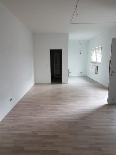 Wohn / Geschätshaus am Bahnhof/Fußgängerzone – Hinten Anbau