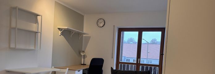 1. WG-Zimmer mit Balkon