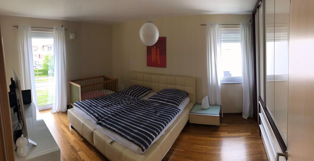 Schlafzimmer 1