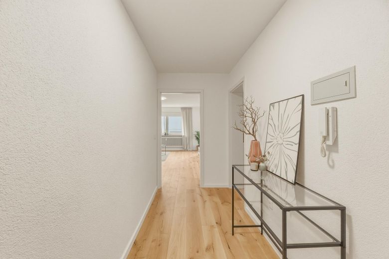 Sofort bezugsfreie, ohne Provison 2-Zimmer-Wohnung in Reutlingen – Flur