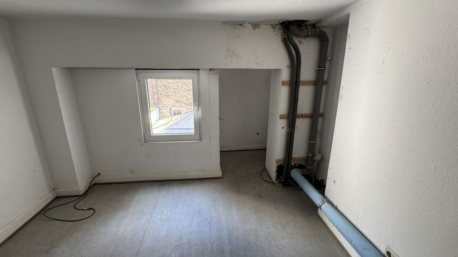 Kleine Ladenfläche in hochfrequenter Lauflage von Wiesbaden-Biebrich – Lager