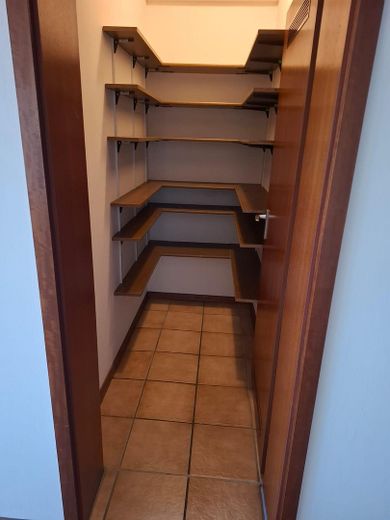 Państwa dom w sercu Bad Windsheim z zabudowaną kuchnią i balkonem – Foto 8