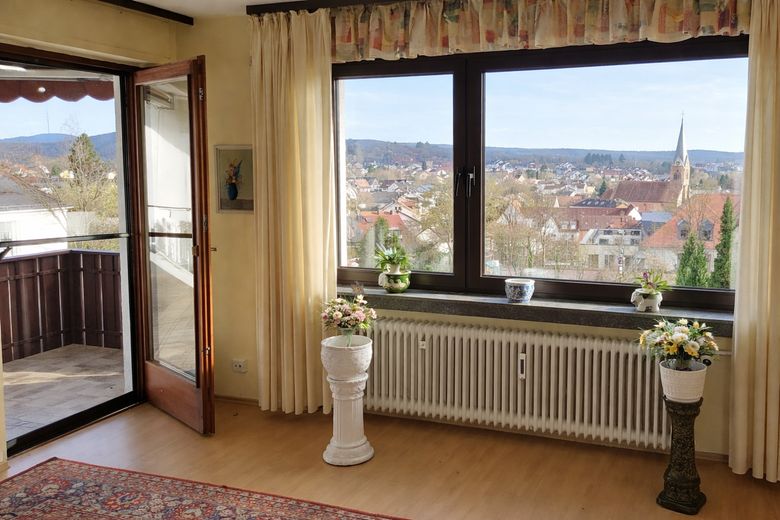 Dom jednorodzinny (DHH) z wymarzonym widokiem w Aschaffenburgu Schweinheim, bez prowizji – Zimmer 2 mit Balkonzugang OG