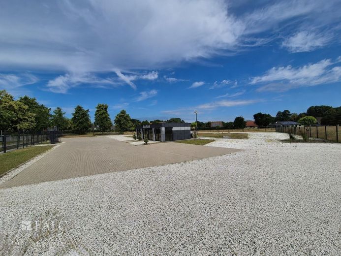 Affitto: terreno commerciale in posizione top - 3.001 m² con eccellente collegamento ai trasporti - FALC Immobilien – Außenansicht