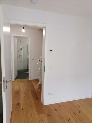 Büro und Diele, Bad  1.OG