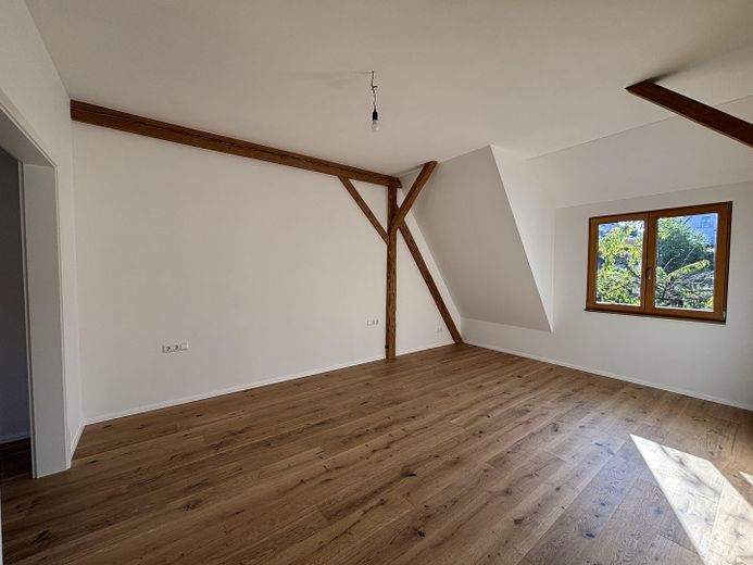 Vida única: loft con balcón soleado y jardín privado – Schlafzimmer 1