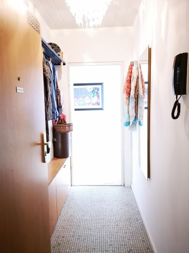 4/5 Zimmer Wohnung in Königsforstnähe (Neubrück) zur Eigennutzung oder als Kapitalanlage – Eingangsbereich mit Garderobe