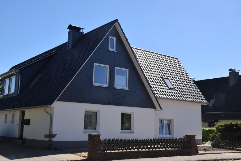Zentrale Erdgeschosswohnung mit EBK, Kamin und Terasse in Gifhorn – Haus Außenansicht