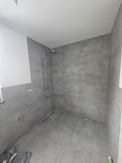 Première occupation, immeuble de 8 logements à Nürnberg-Eibach – Bad