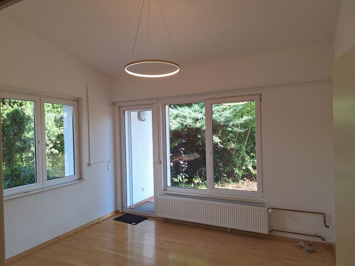 Villa en ubicación privilegiada de Wo-Herrnsheim con gran jardín A + – Arbeitszimmer im EG Nordosten
