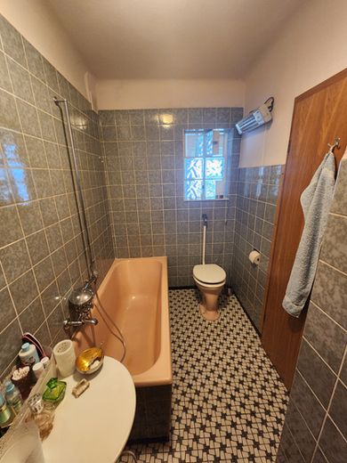 Idar-Oberstein Stadteil - viel viel Haus fürs Geld..und jede Menge Grün drum rum – HB9 Badezimmer