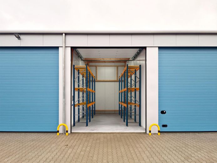 Magazzino capannone commerciale garage deposito a Reinfeld vicino a Lubecca, autostrada A1 – Lager Typ E mit Hochregalen