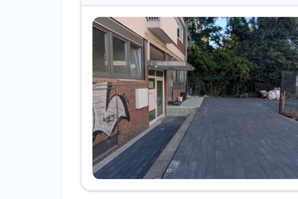 Motorrad- Stellplatz am Neumarkt in verschlossenem Hinerhof