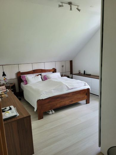 Maison jumelée avec une belle vue dans un quartier calme à Calw-Altburg – Schlafzimmer 1