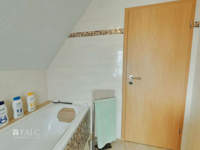 Hochwertige und sehr gepflegte DHH in Kölleda – Badezimmer
