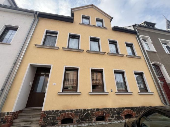 Mehrfamilienhaus mit Potential in zentraler Lage von Weida sucht Sie als neuen Besitzer! – Foto 1