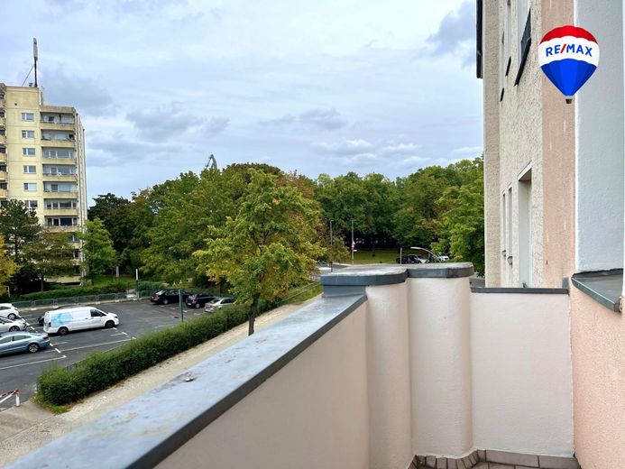 Provisionsfrei: Bezugsfertige, moderne 2-Zimmer-Wohnung mit Balkon &amp; Fahrstuhl  in Berlin Spandau – Balkon