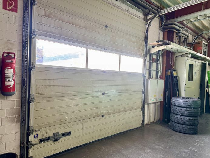 Sektionaltor Gewerbehalle