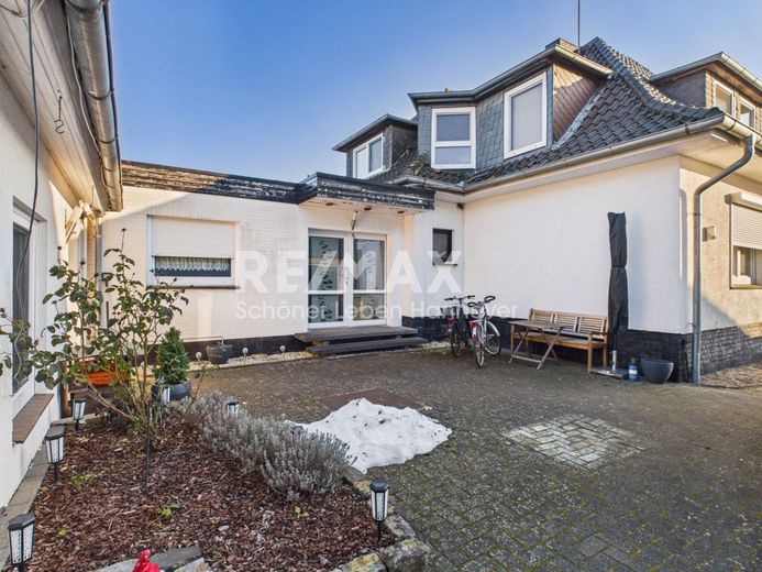 5 auf einen Streich - Mehrfamilienhaus, 5 Wohnungen mal etwas individueller – Eingang Wohnung Mittelhaus