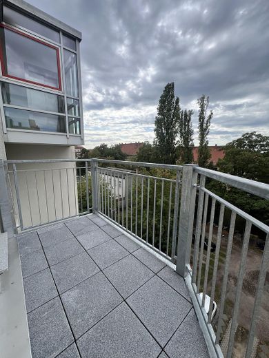 Instálese y disfrute: a estrenar tras una renovación integral, con balcón – Balkon