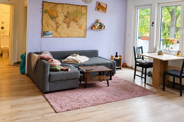 Helle 2-Zimmer Wohnung, Balkon, modernes Bad