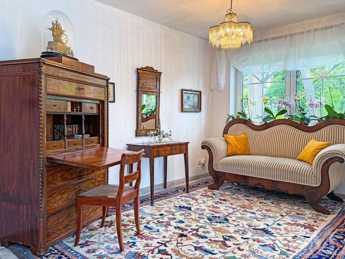 Einfamilienhaus mit bewohnbarem Souterrain und schönem Steingarten -RESERVIERT- – Foto 1