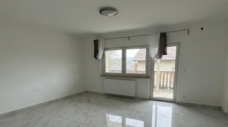 Renoviertes Mehrfamilienhaus in Bestlage direkt in Lollar – Zimmer
