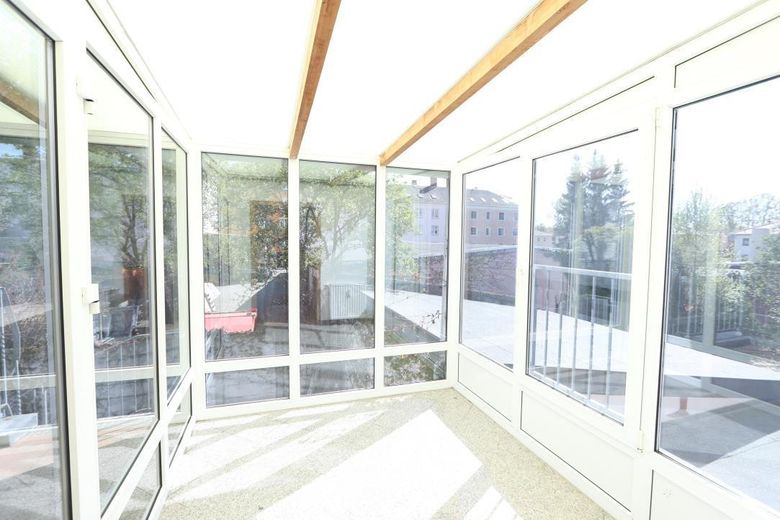 Außergewöhnliche Wohnung in toller Lage! Parkett, Wintergarten, Balkon/Terrasse – Wintergarten