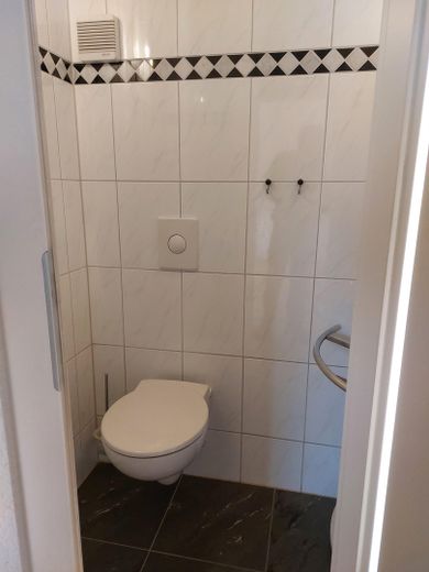 Doppelhaushälfte in guter Lage von Unna-Massen – DG Toilette