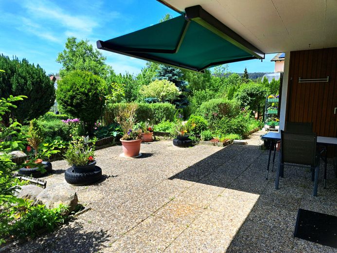 HAUS-SCHLUCHSEEBLICK: 3 Ferienwohnungen mit "Classic-Car-Ambiente" in Premiumlage (€ 1,1 Mio. +Inv.) – UG Terrasse mit Sitzbereich