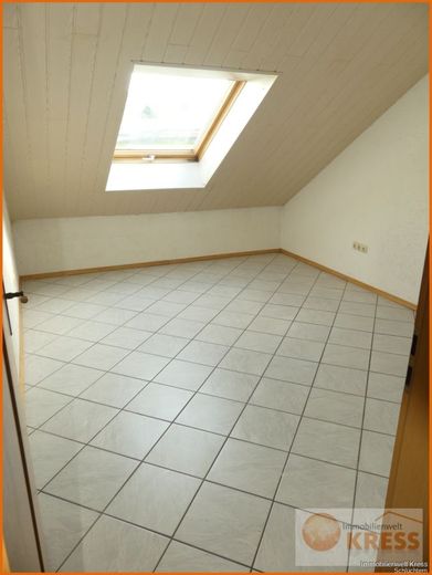 Moderne und gepflegte 4-Zimmer Wohnung in ruhiger Lage, Flieden-Oberstork m. Balkon im Dachgeschoss – Bild 8