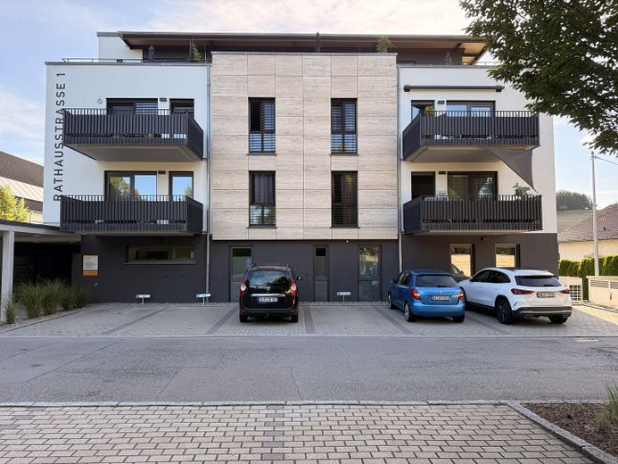 Neuwertige, freizügige Wohnung mit Ausblick *provisionsfrei* - Ab sofort. – Gebäude - Aussen