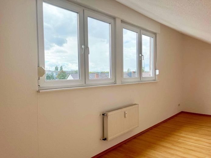 Einzigartige, ruhige Dachgeschosswohnung in Bonn Mitte – Schlafzimmerfenster