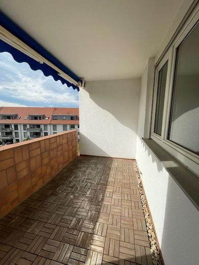 Provisionsfreie lichtdurchflutete 3-Zimmer-Wohnung mit Miele-Küche & Bergblick – sofort verfügbar! – Balkon