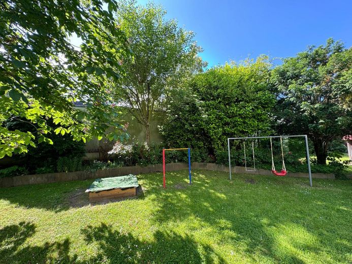 Blücher: heller, solider, Altbau und DG-Neubau - Perfekt für Eigennutzung oder Kapitalanlage – Hof/Garten