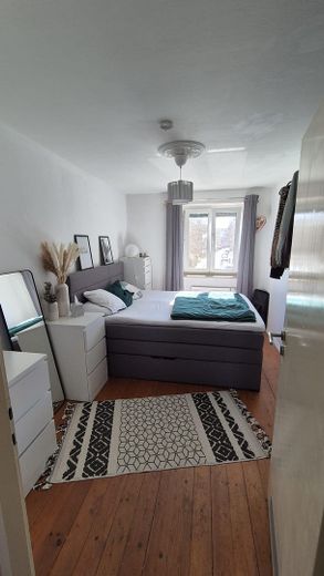 Harika konumda aydınlık ve bakımlı daire – Schlafzimmer